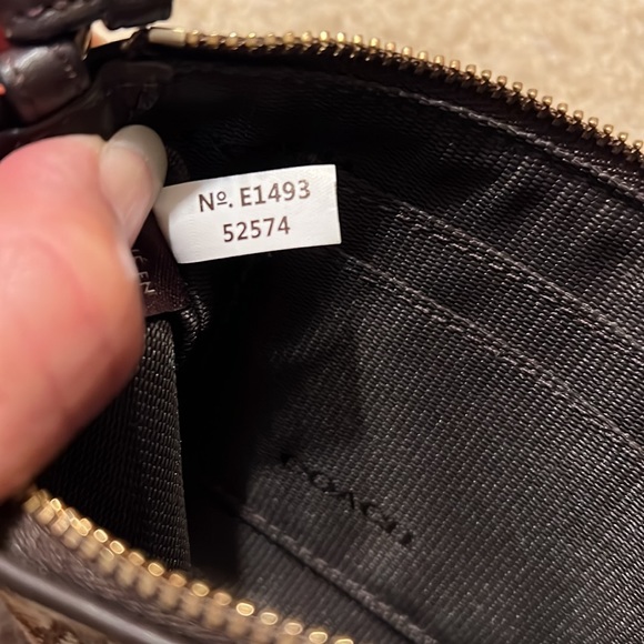 Coach Small Wristlet Brown - Picture 6 of 10